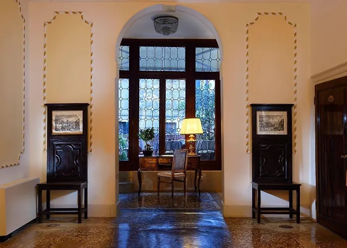 Casa Verardo Residenza D'epoca Hotel 3*
